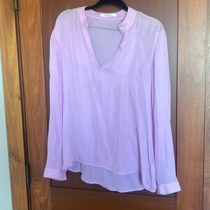 Robert Graham beautiful lilac silk blouse size XL runs like L